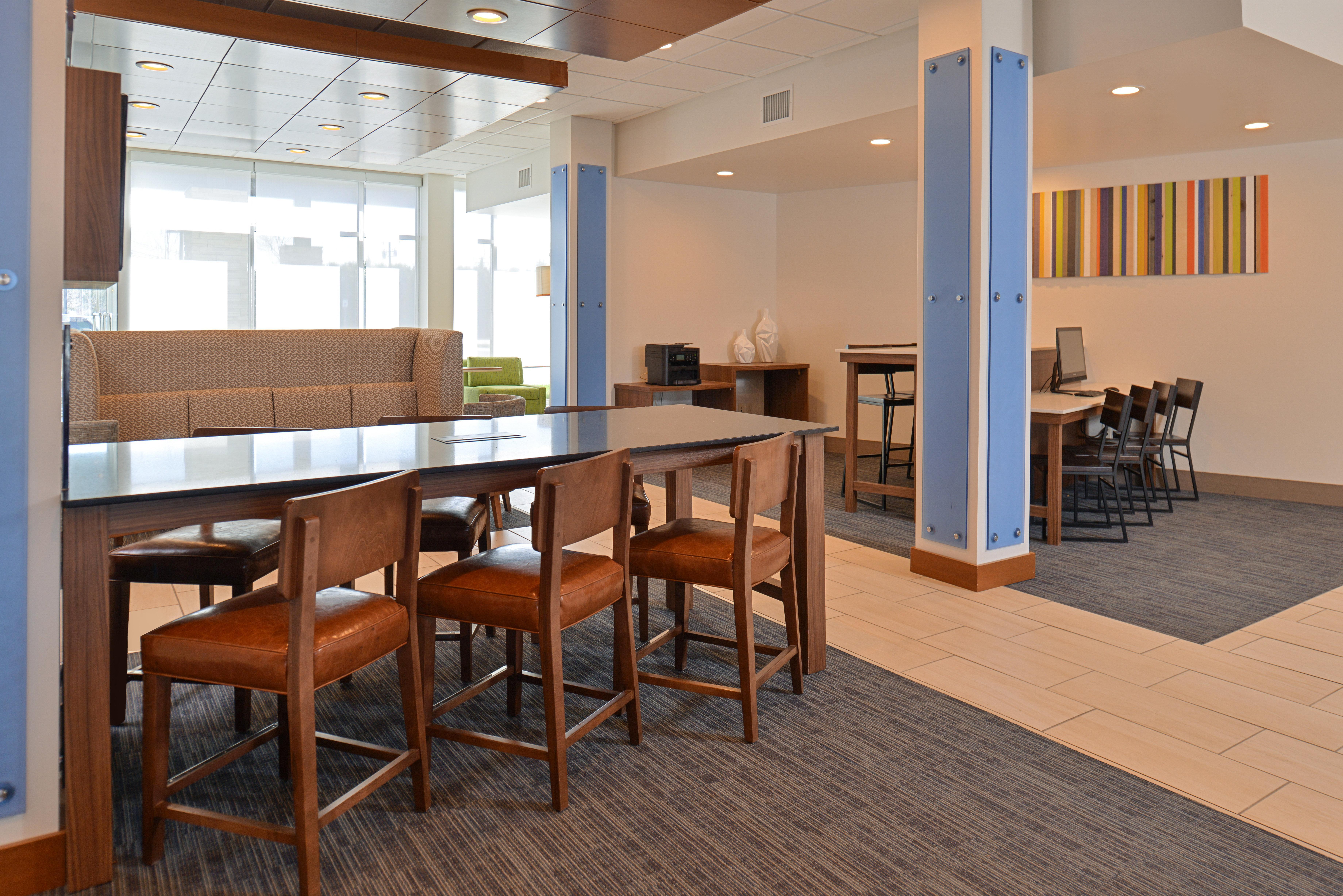 Holiday Inn Express & Suites - Southgate - Detroit Area, An Ihg Hotel Exterior photo