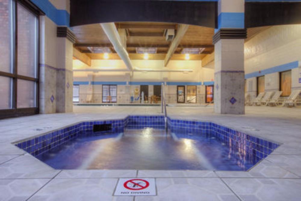 Holiday Inn Express & Suites - Southgate - Detroit Area, An Ihg Hotel Exterior photo