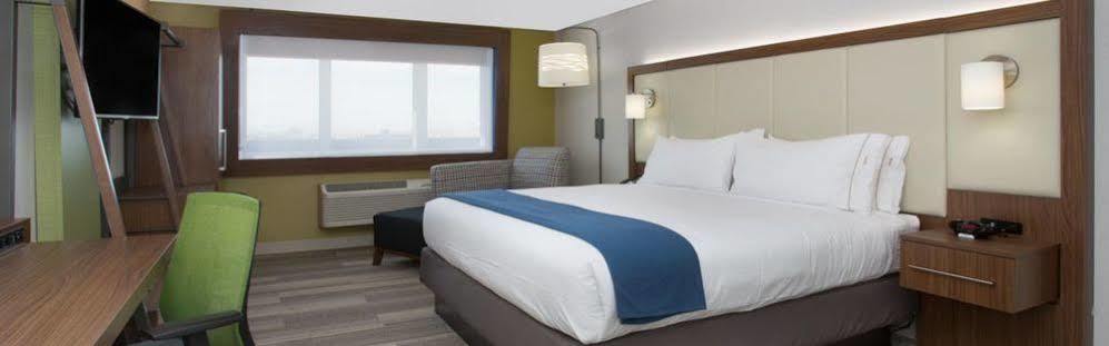 Holiday Inn Express & Suites - Southgate - Detroit Area, An Ihg Hotel Exterior photo
